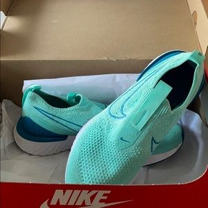 Nike Phantom Epic Reacts size 5Y